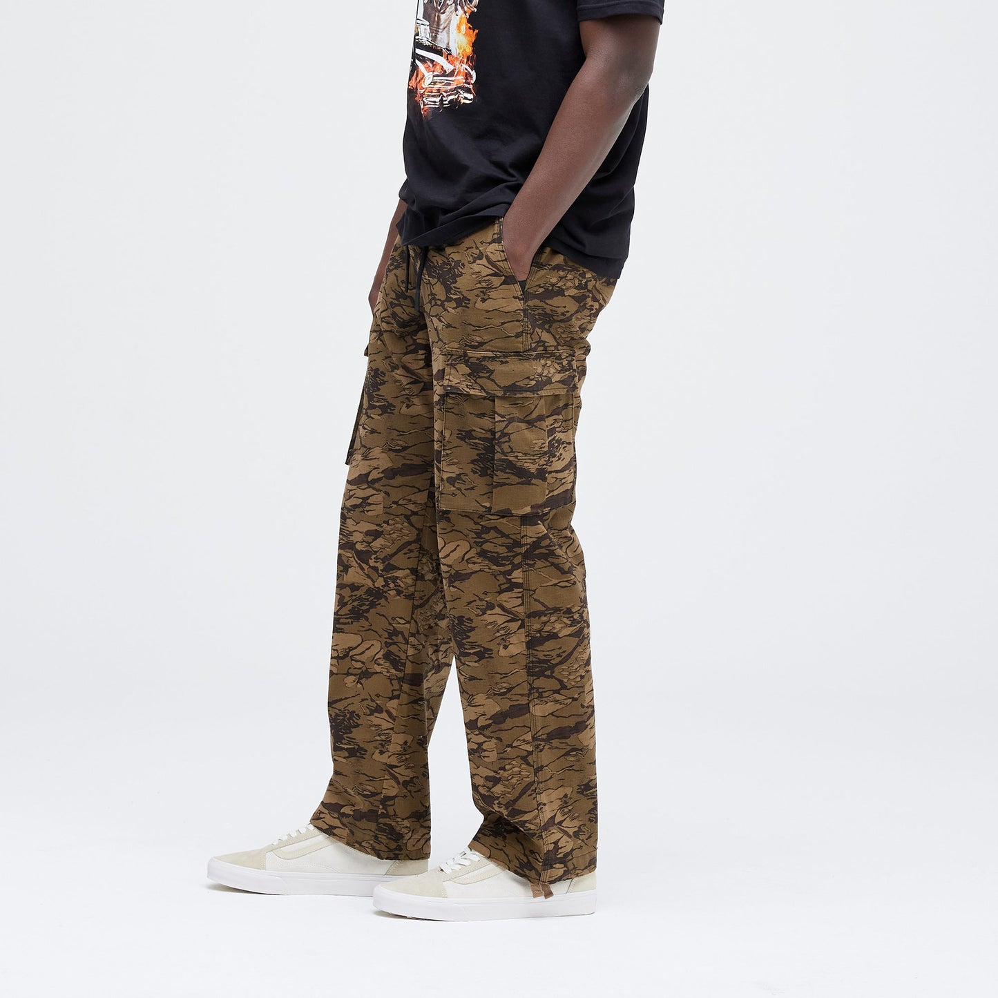 Stance Cargo Pant Camo |model