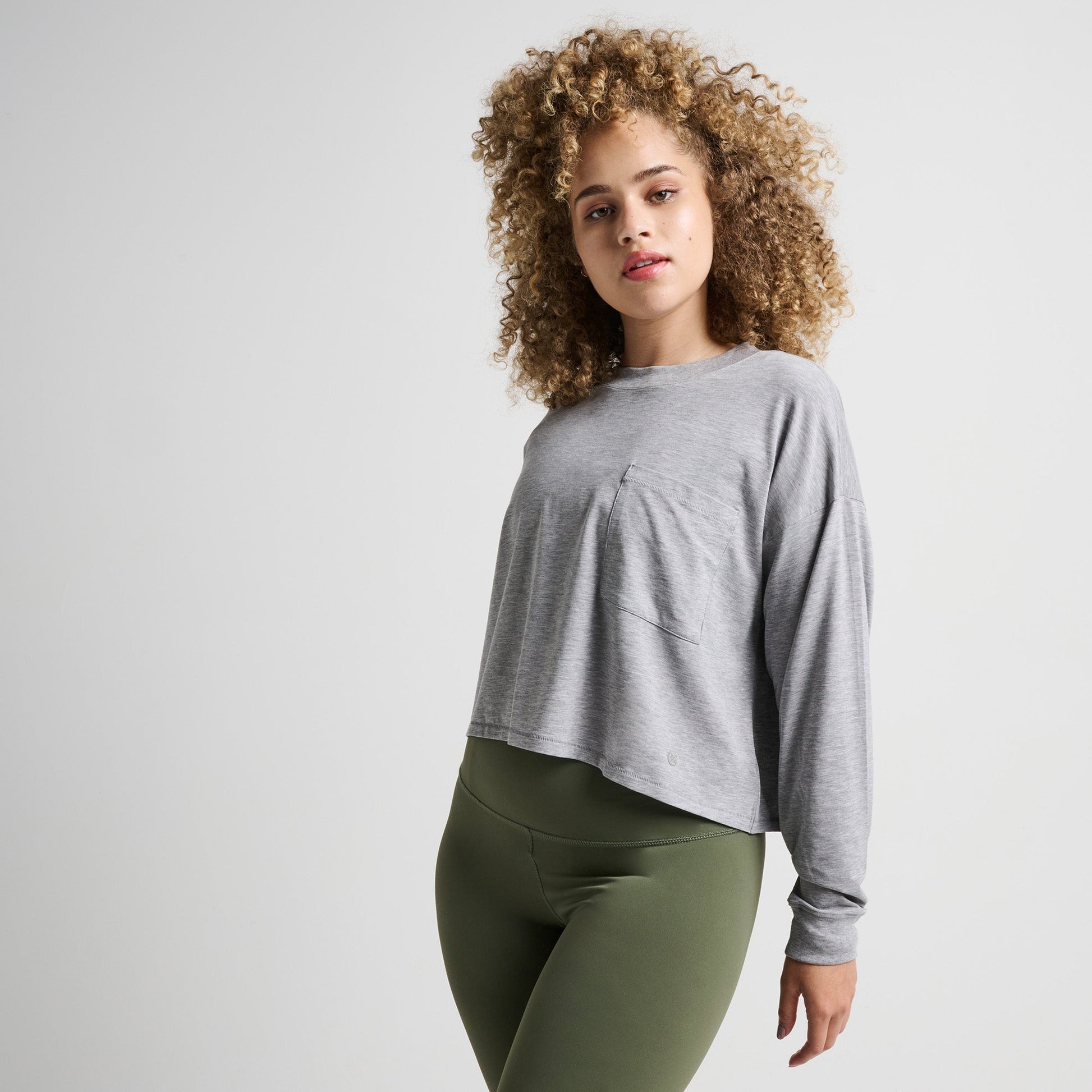 Stance Women's Lay Low Boxy Long Sleeve T-Shirt Heather Grey |model